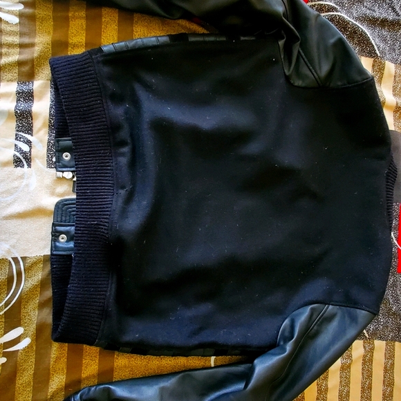 This is leather jacket. - Picture 2 of 3